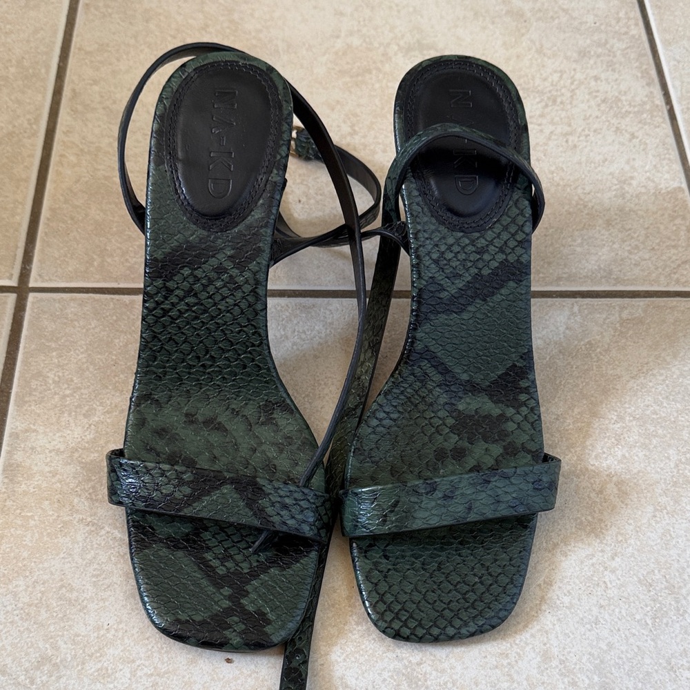 NWOT NA-KD Strappy Dark Green + Black SnakeSkin Heels